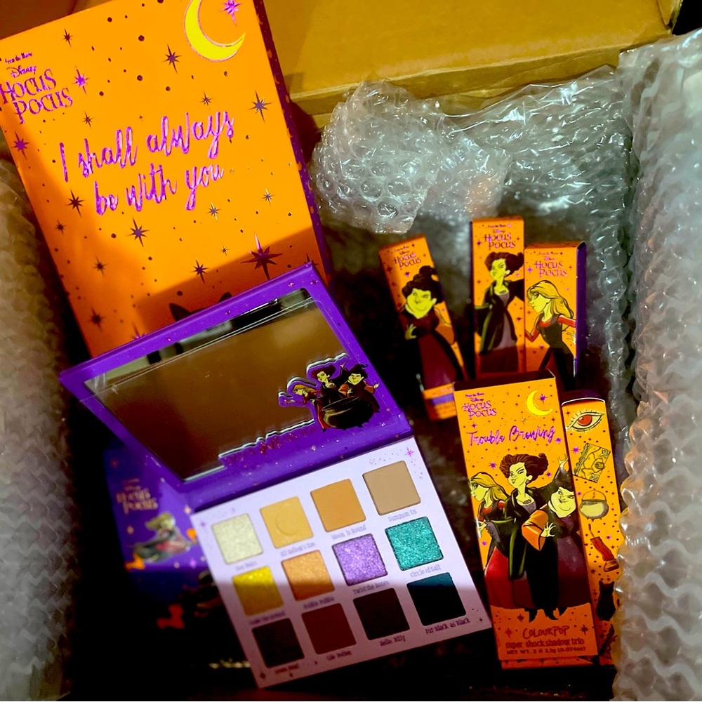 Brand New Hocus Pocus makeup set